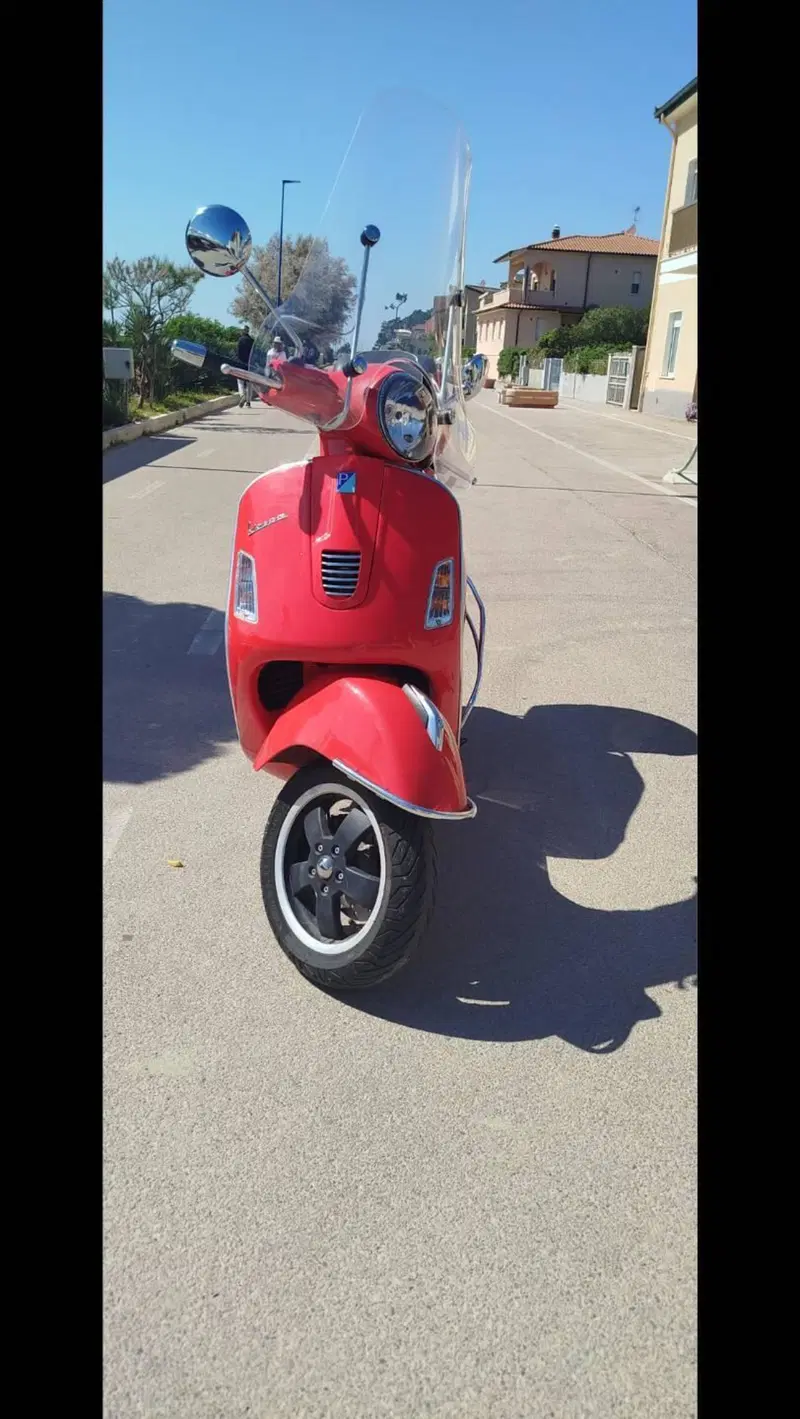 Vespa GTS 300 Super (2008 - 16) (3)