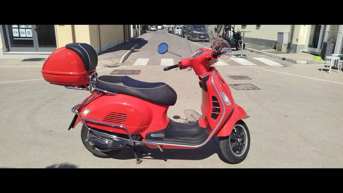 Vespa GTS 300 Super (2008 - 16) (4)