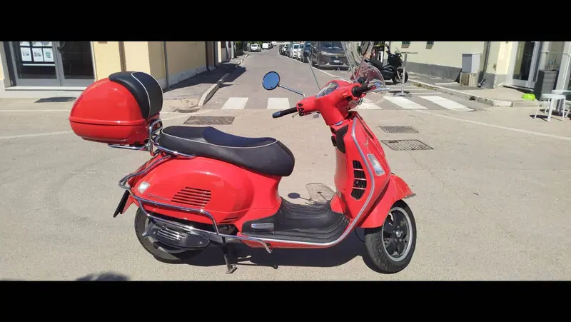 Vespa GTS 300 Super (2008 - 16) (4)