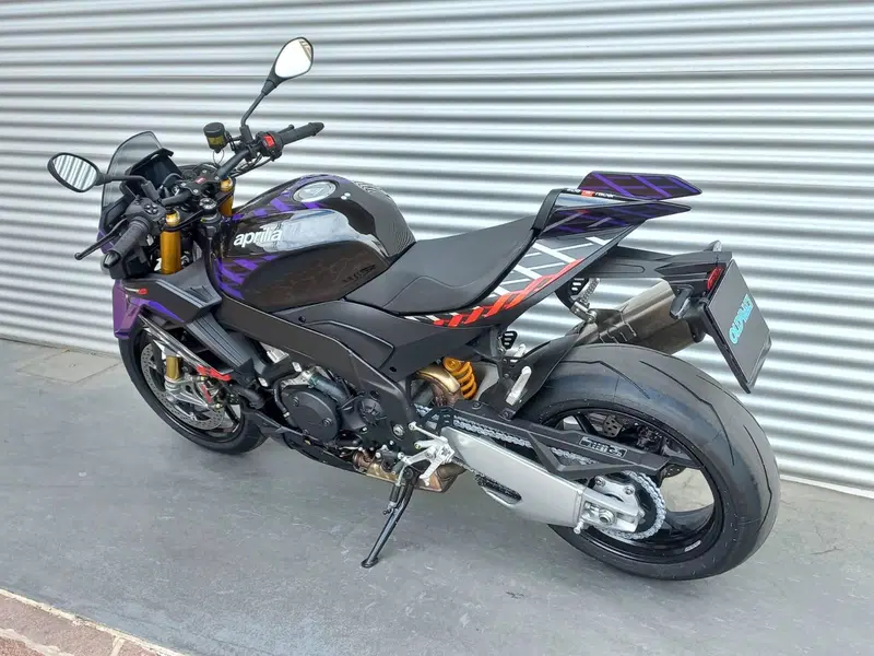 Aprilia Tuono V4 Factory (2025 - 26) (7)