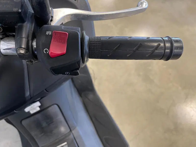 Honda Forza 250 EX (2005 - 07) (10)