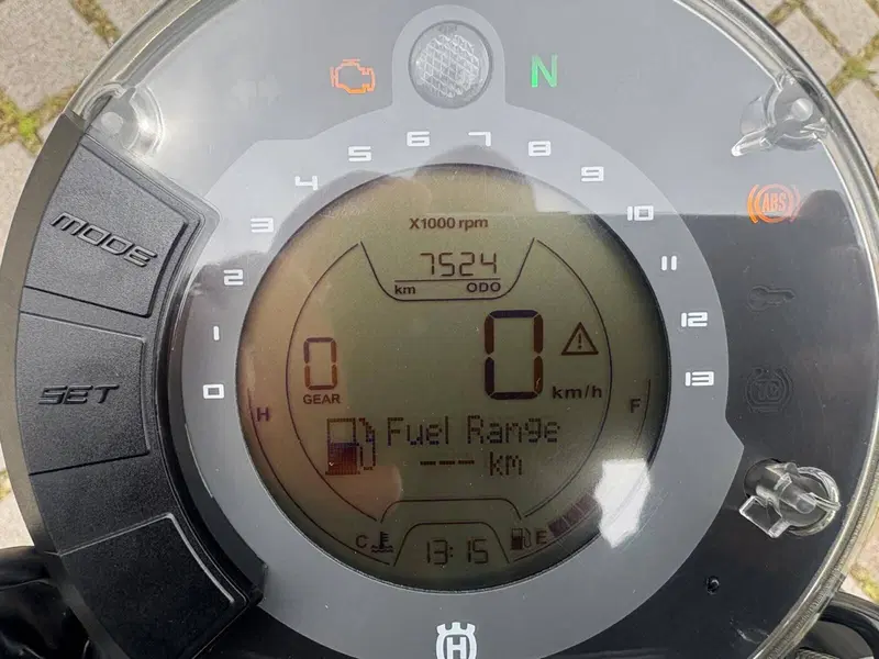 Husqvarna Svartpilen 401 (2018 - 19) (9)