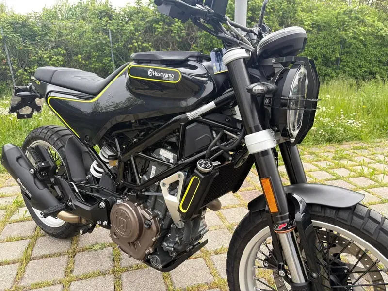 Husqvarna Svartpilen 401 (2018 - 19) (7)