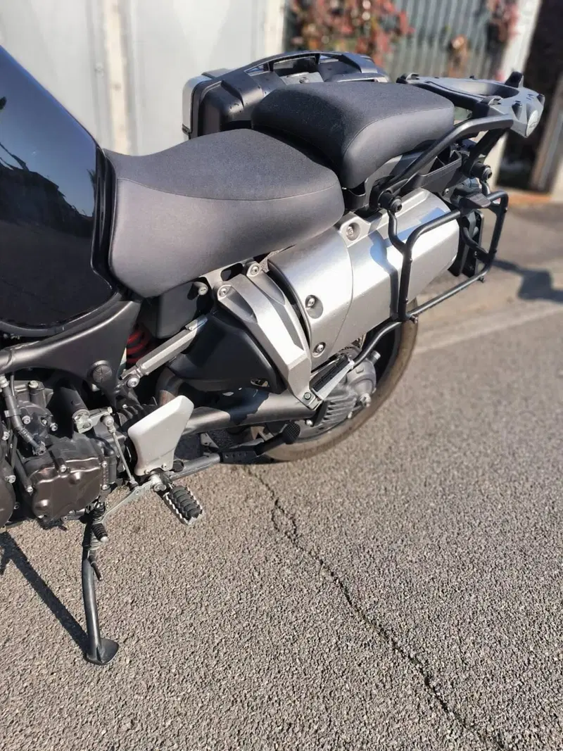 Yamaha XT1200Z Super Ténéré First Edition (2010 - 11) (4)