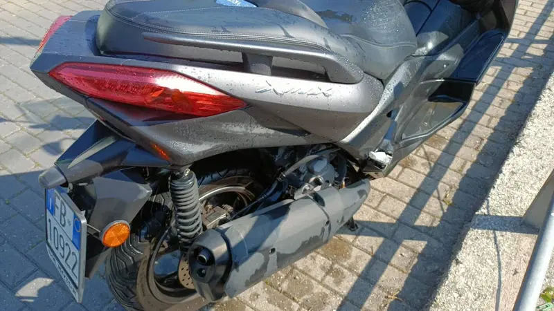 Yamaha X-Max 300 (2021 - 24) (2)