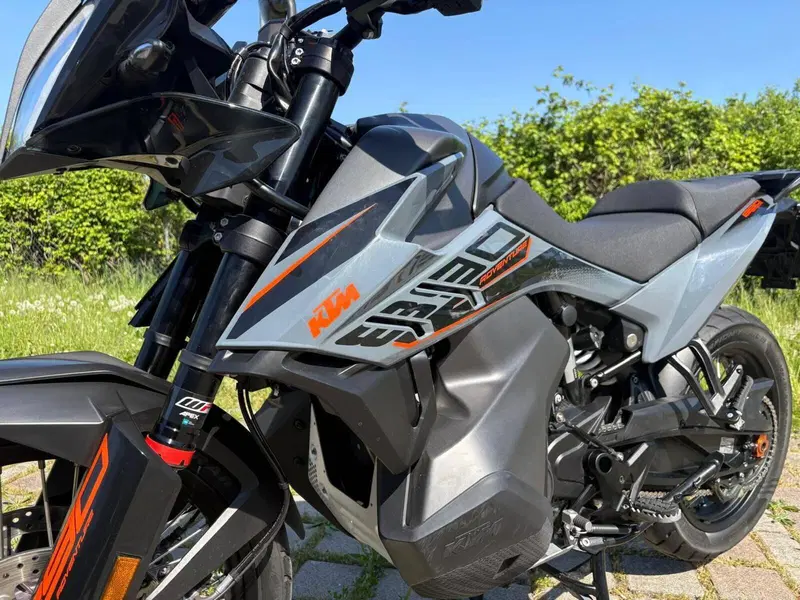 KTM 890 Adventure (2022) (4)