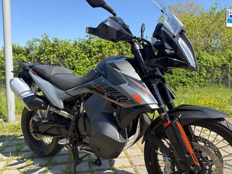 KTM 890 Adventure (2022) (9)