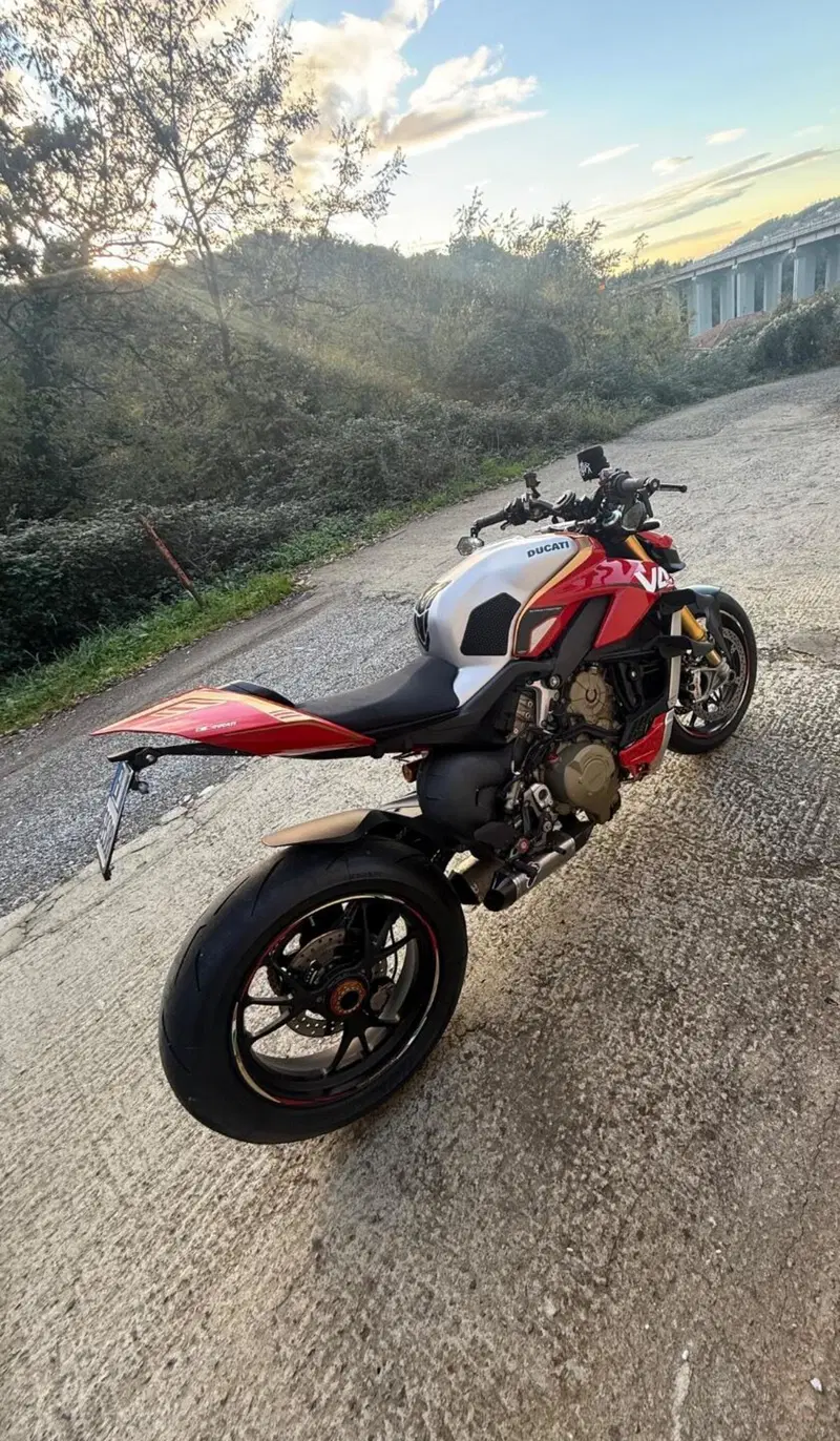 Ducati Streetfighter V4 1100 S (2021 - 22) (3)
