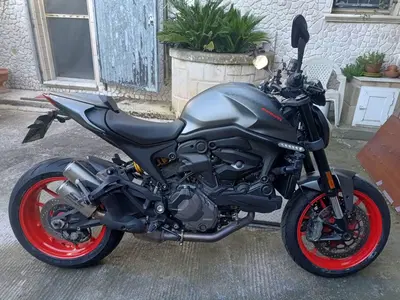 Ducati Monster 937 + (2021 - 25) usata