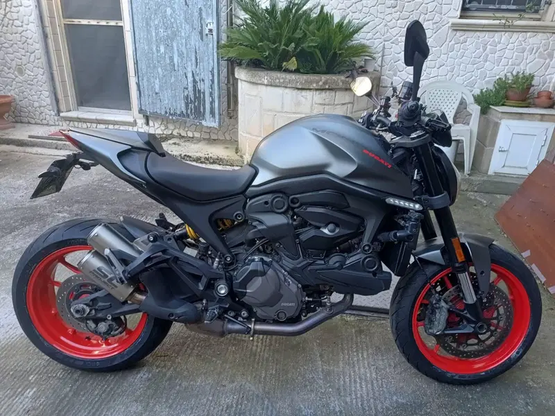 Ducati Monster 937 + (2021 - 25)