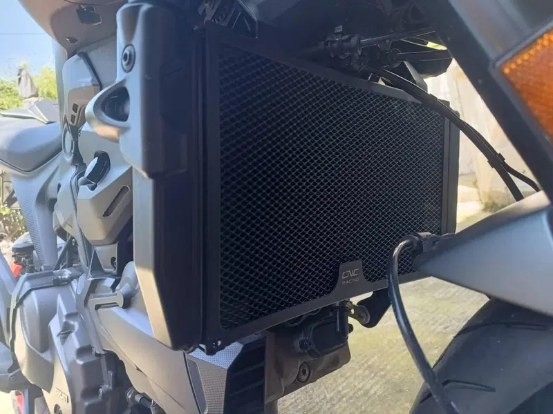 Ducati Monster 937 + (2021 - 25) (5)