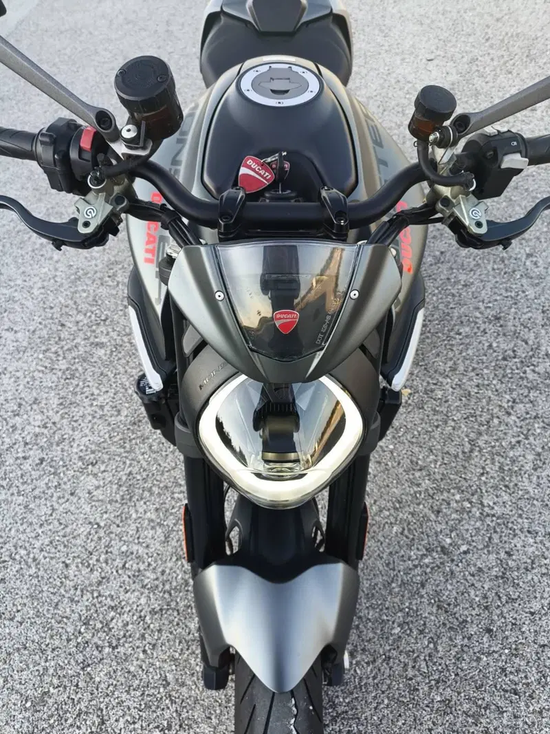 Ducati Monster 937 + (2021 - 25) (17)