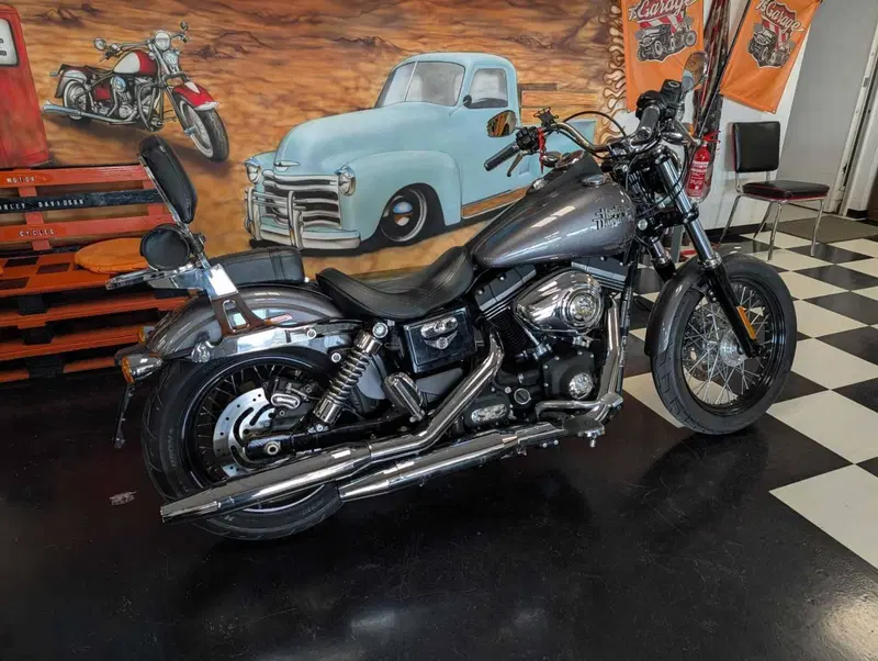 Harley-Davidson 1690 Street Bob Special (2015 - 16) - FXDB (3)