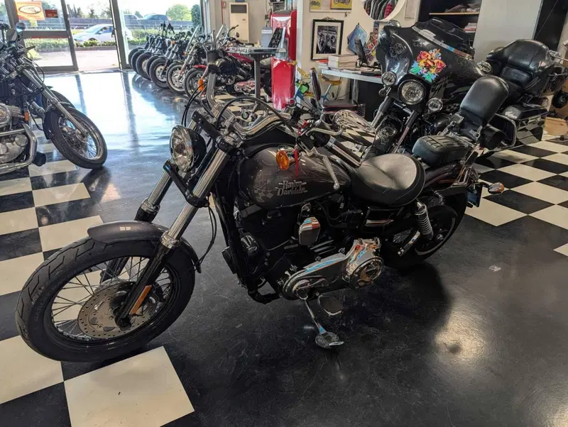 Harley-Davidson 1690 Street Bob Special (2015 - 16) - FXDB (6)