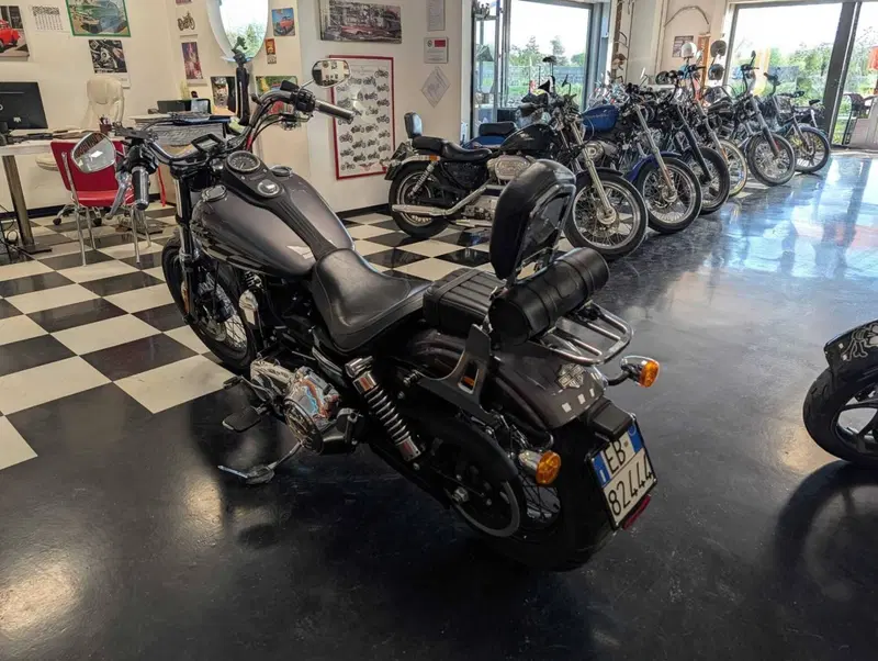 Harley-Davidson 1690 Street Bob Special (2015 - 16) - FXDB (10)