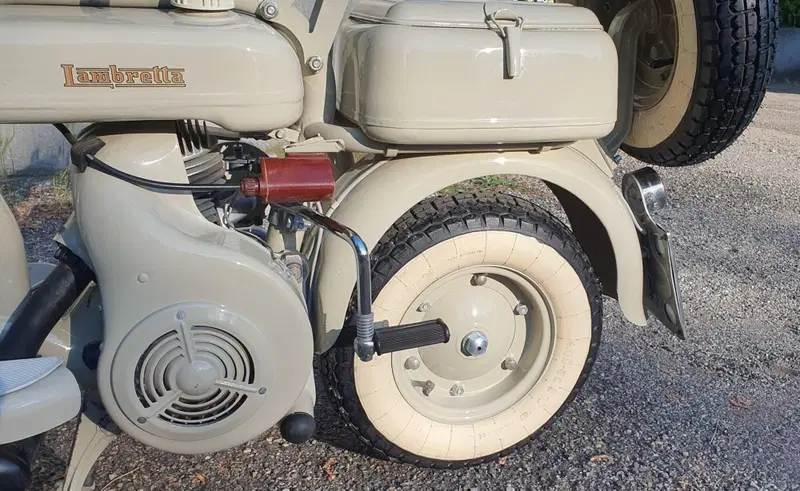 Innocenti Lambretta 150D Targa Oro FMI (15)