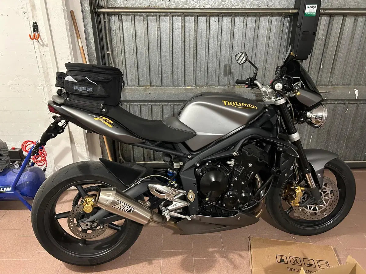 Triumph Street Triple R (2009 - 12) (4)