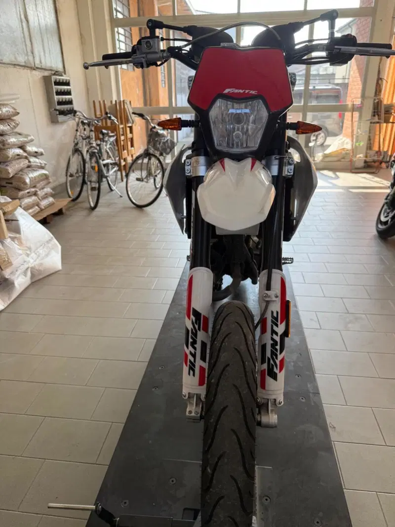 Fantic Motor XM 50 Motard Performance 2T (2021 - 22) (2)