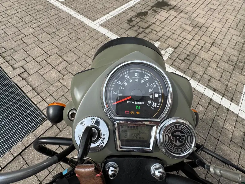 Royal Enfield Bullet 350 (2024 - 26) (4)