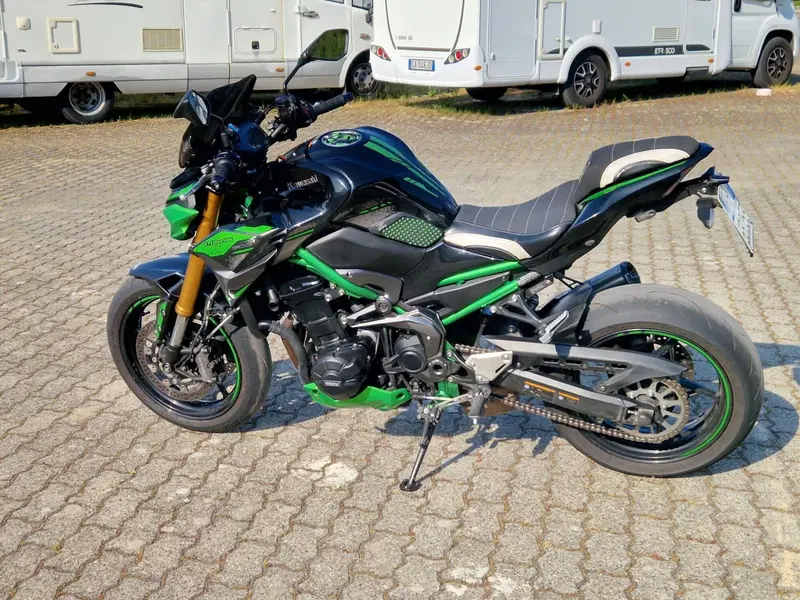 Kawasaki Z 900 SE (2022 - 24) (8)