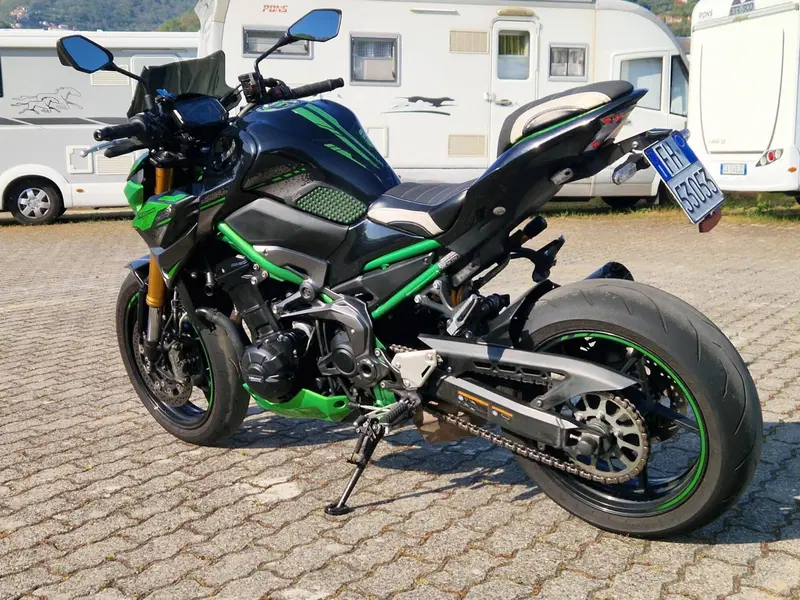 Kawasaki Z 900 SE (2022 - 24) (9)
