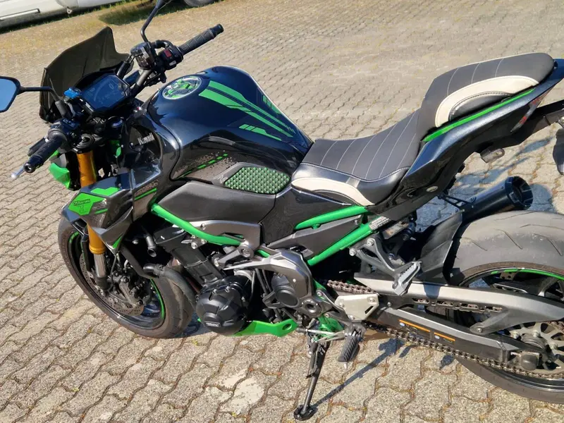 Kawasaki Z 900 SE (2022 - 24) (14)