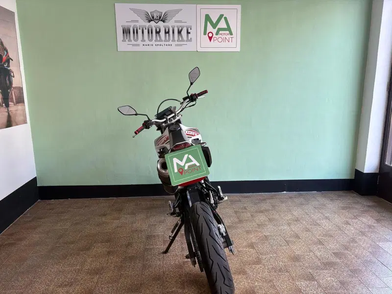 Yamaha WR 125 R (2009 - 12) (4)