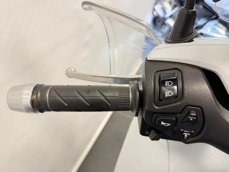 Honda SH 350 (2021 - 24) (6)