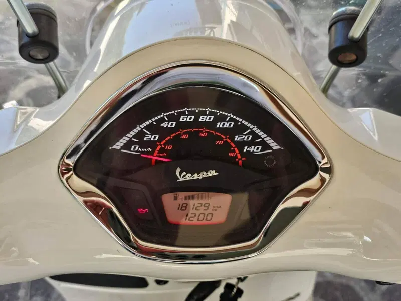 Vespa GTS 300 Super Sport (2017 - 19) (2)