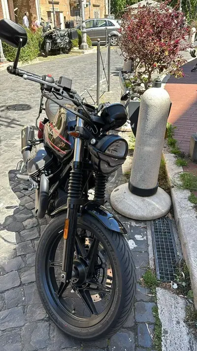 Moto Guzzi V7 Stone Special Edition (2022 - 25) usata