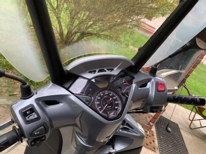 Honda SH 300 i (2011 - 14) (9)