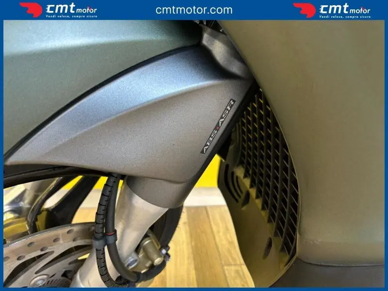 Piaggio Beverly 350 SportTouring ie ABS (2011 - 17) (6)