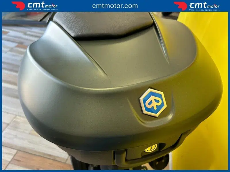 Piaggio Beverly 350 SportTouring ie ABS (2011 - 17) (7)