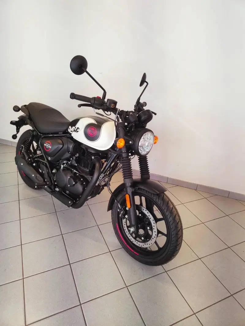 Royal Enfield HNTR 350 (2022 - 26) (4)