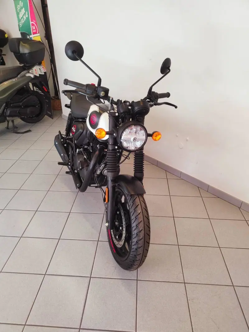Royal Enfield HNTR 350 (2022 - 26) (7)