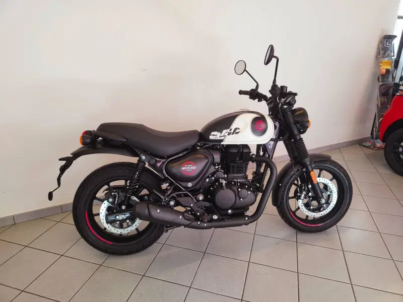 Royal Enfield HNTR 350 (2022 - 26) (9)
