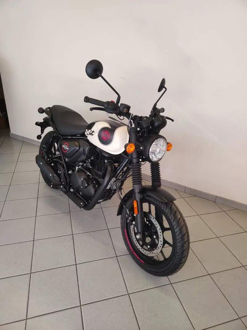 Royal Enfield HNTR 350 (2022 - 26) (15)