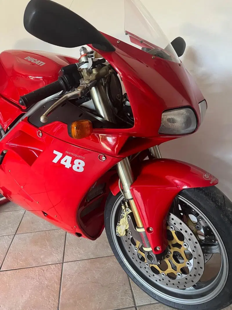 Ducati 748 s