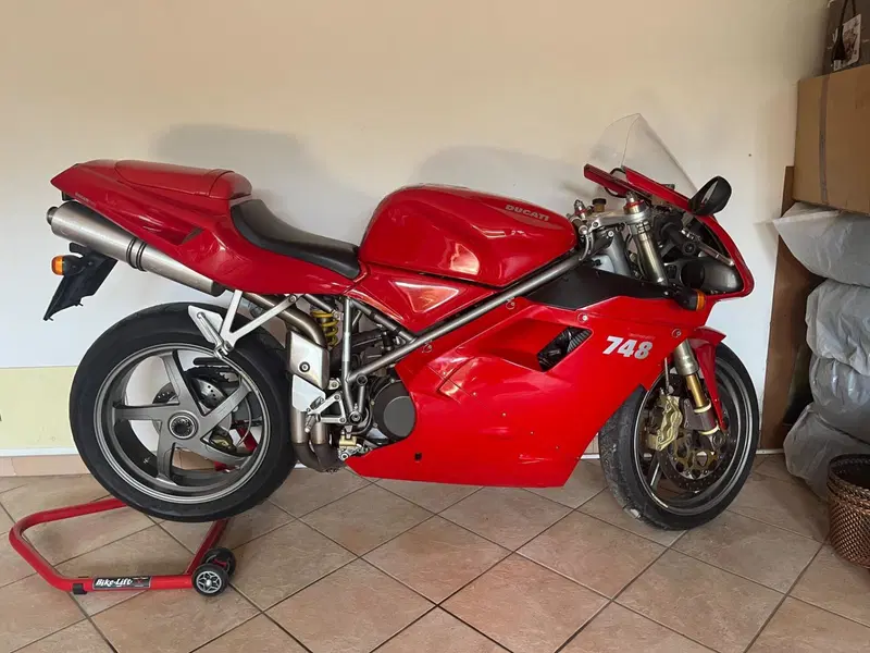 Ducati 748 s (2)