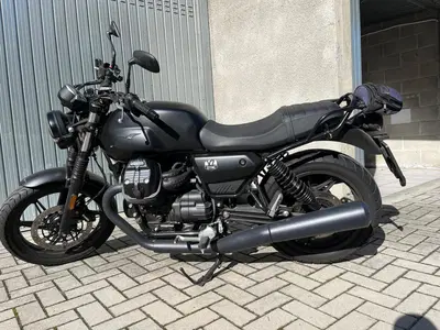 Moto Guzzi V7 Stone (2021 - 24) usata