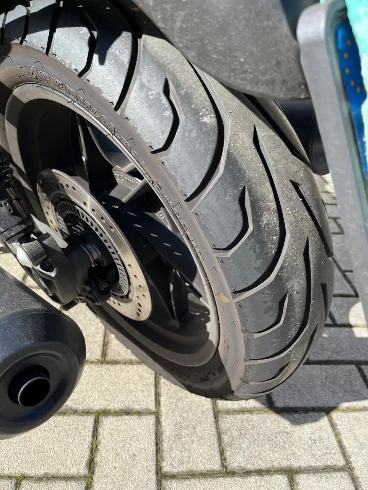 Moto Guzzi V7 Stone (2021 - 24) (6)