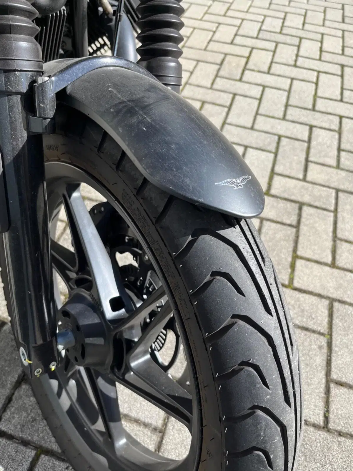 Moto Guzzi V7 Stone (2021 - 24) (7)