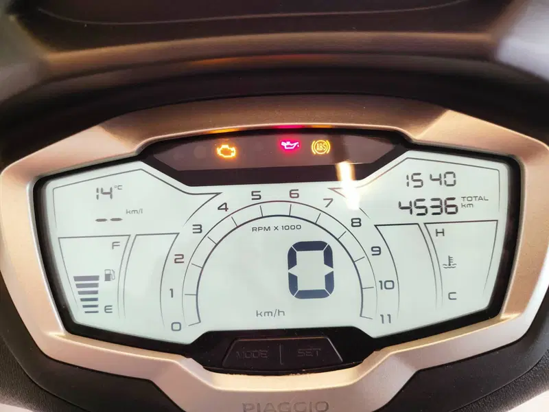 Piaggio Beverly 300 ABS-ASR (2021 - 25) (9)