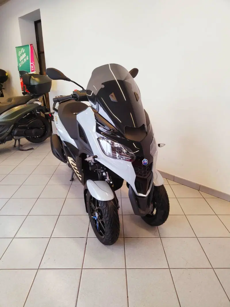 Piaggio MP3 310 Sport (2025 - 26) (5)