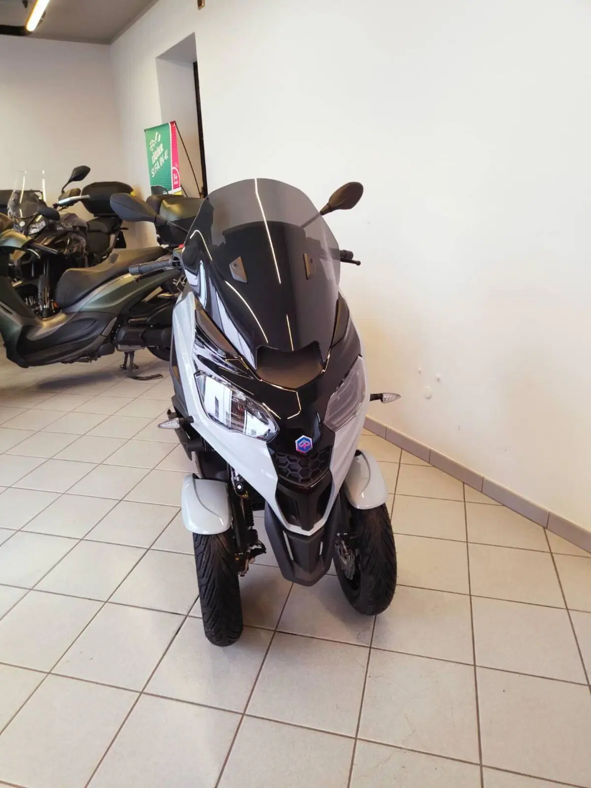 Piaggio MP3 310 Sport (2025 - 26) (6)