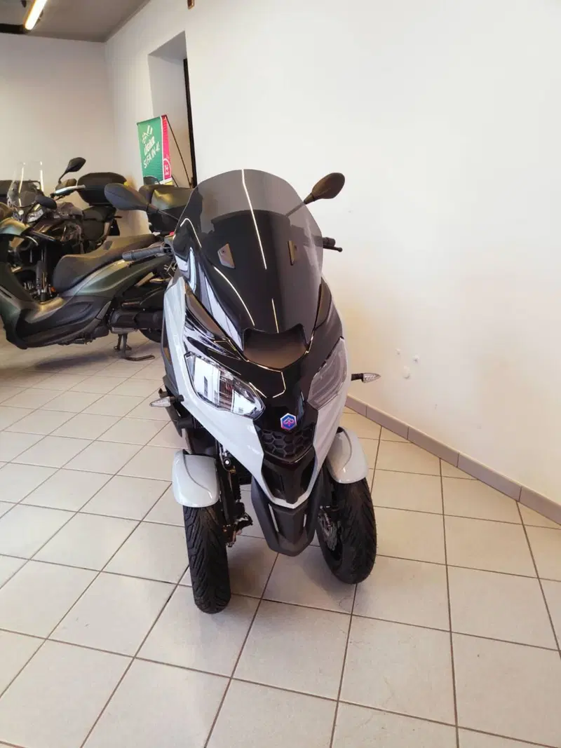 Piaggio MP3 310 Sport (2025 - 26) (6)