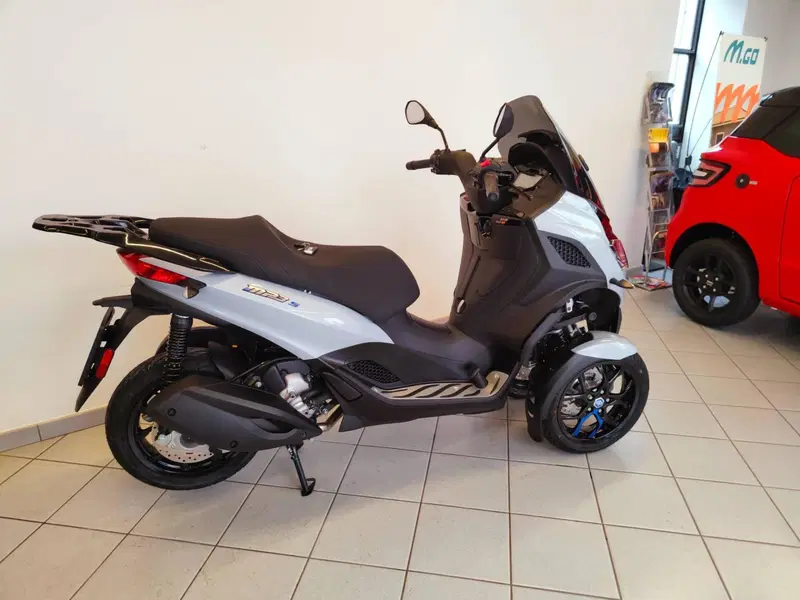 Piaggio MP3 310 Sport (2025 - 26) (7)