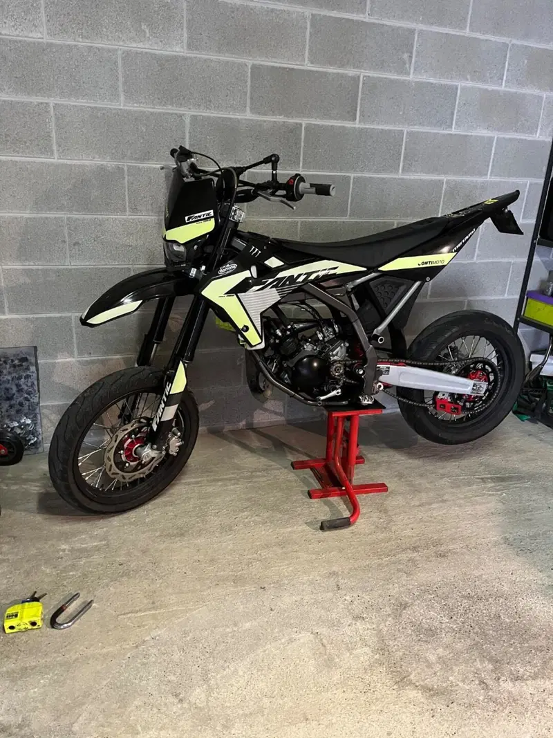 Fantic Motor Motard 50 Performance 2t (2020) (5)