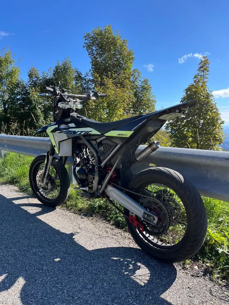 Fantic Motor Motard 50 Performance 2t (2020) (4)