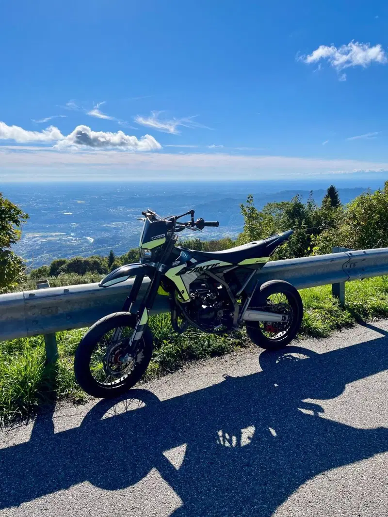 Fantic Motor Motard 50 Performance 2t (2020) (3)